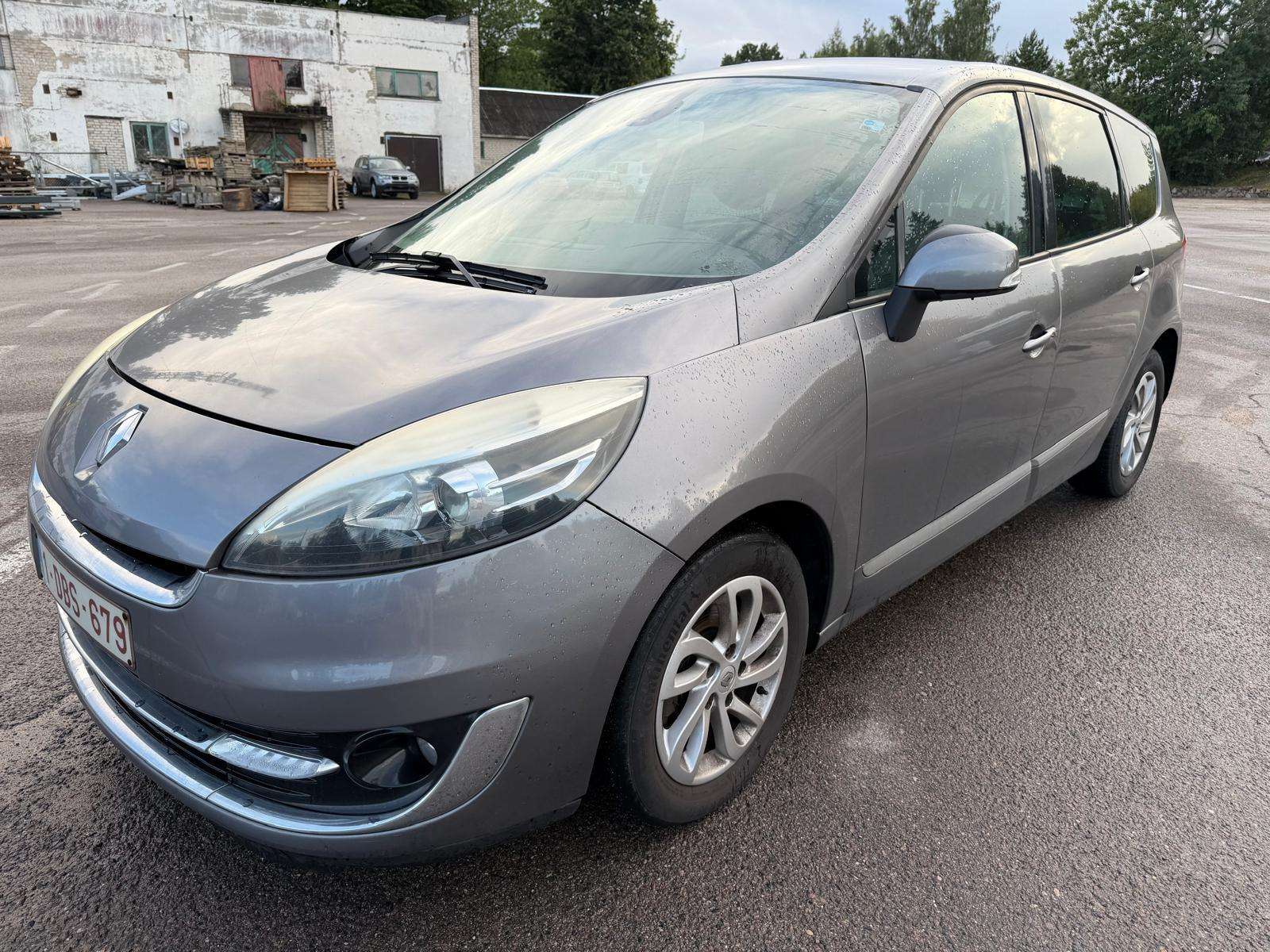 Renault Grand Scenic.