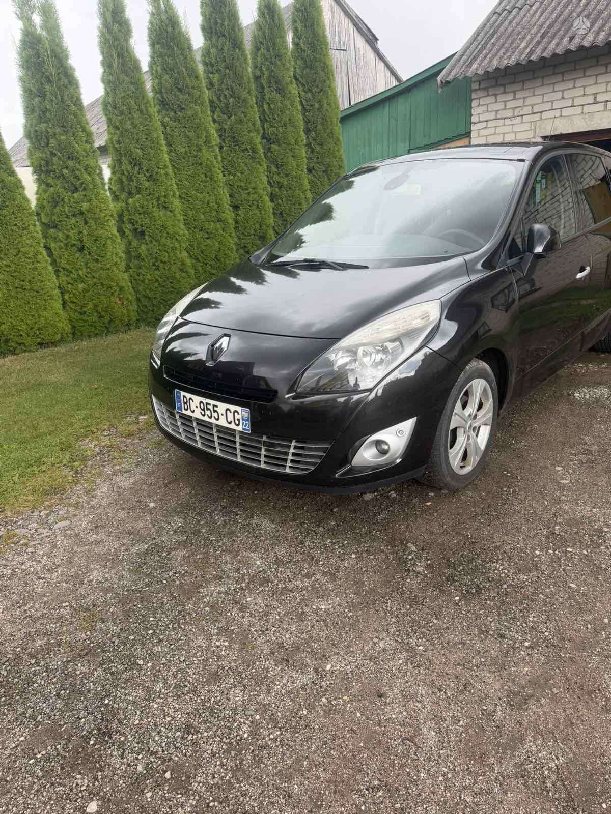 Renault Grand Scenic.