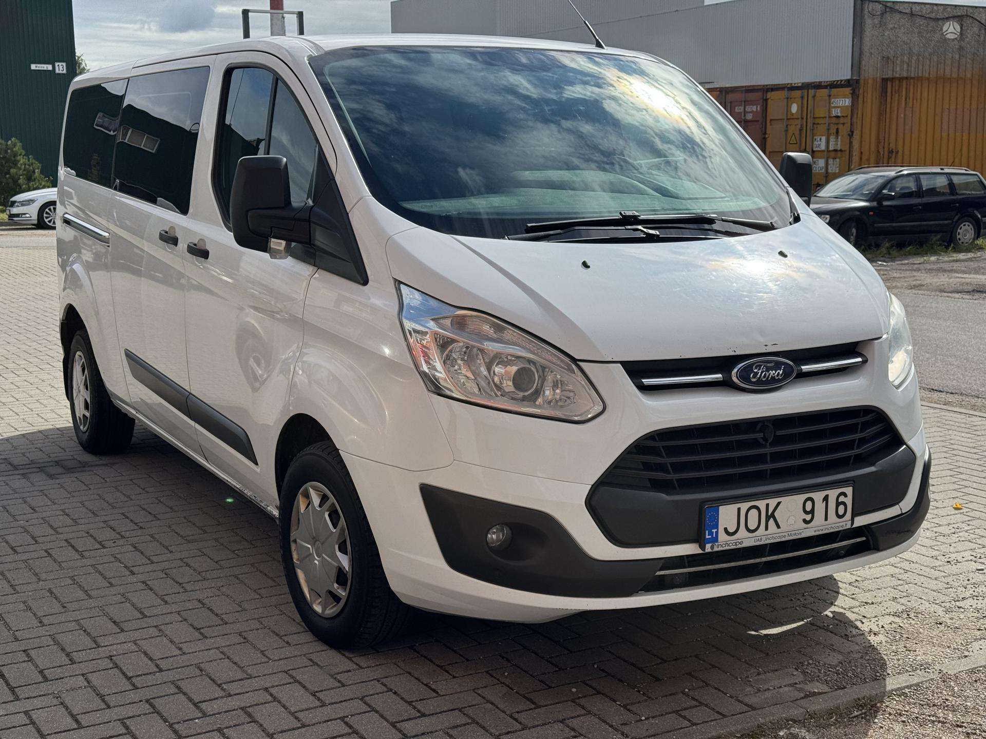 Ford Transit Custom.