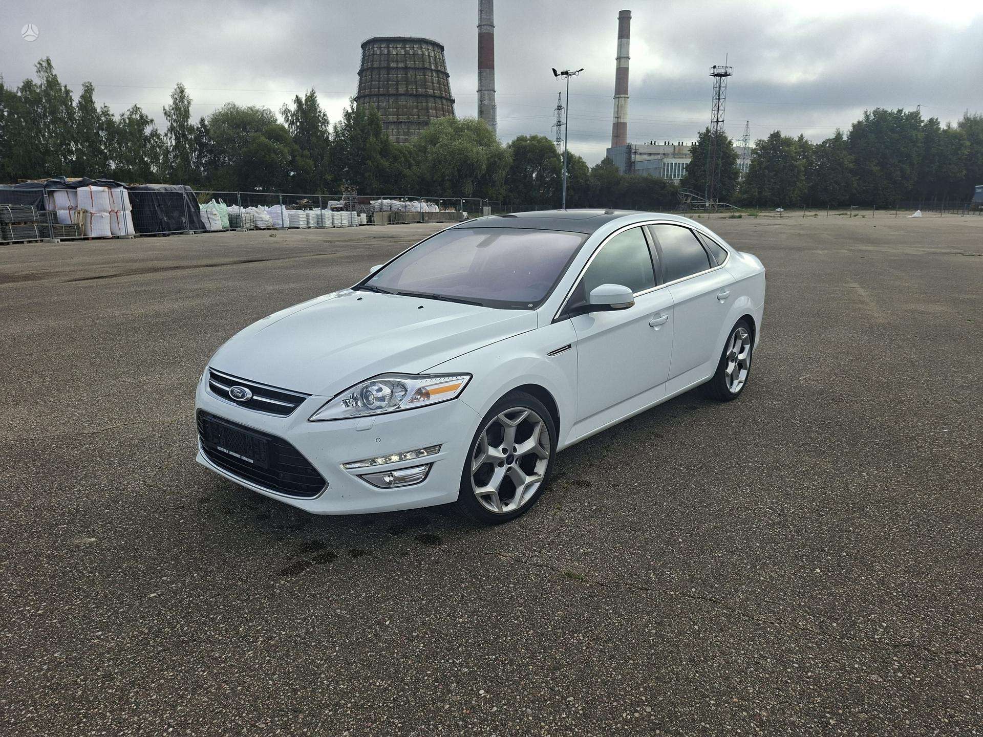 Ford Mondeo.