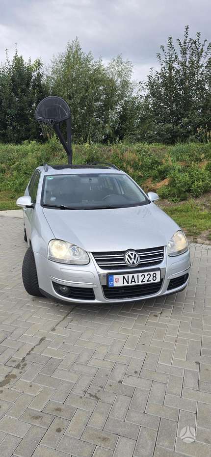 Volkswagen Golf.