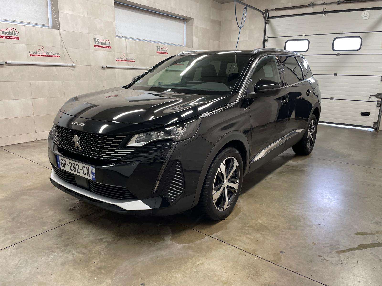Peugeot 5008.