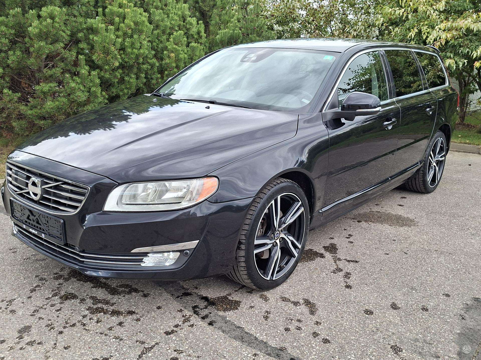 Volvo V70.