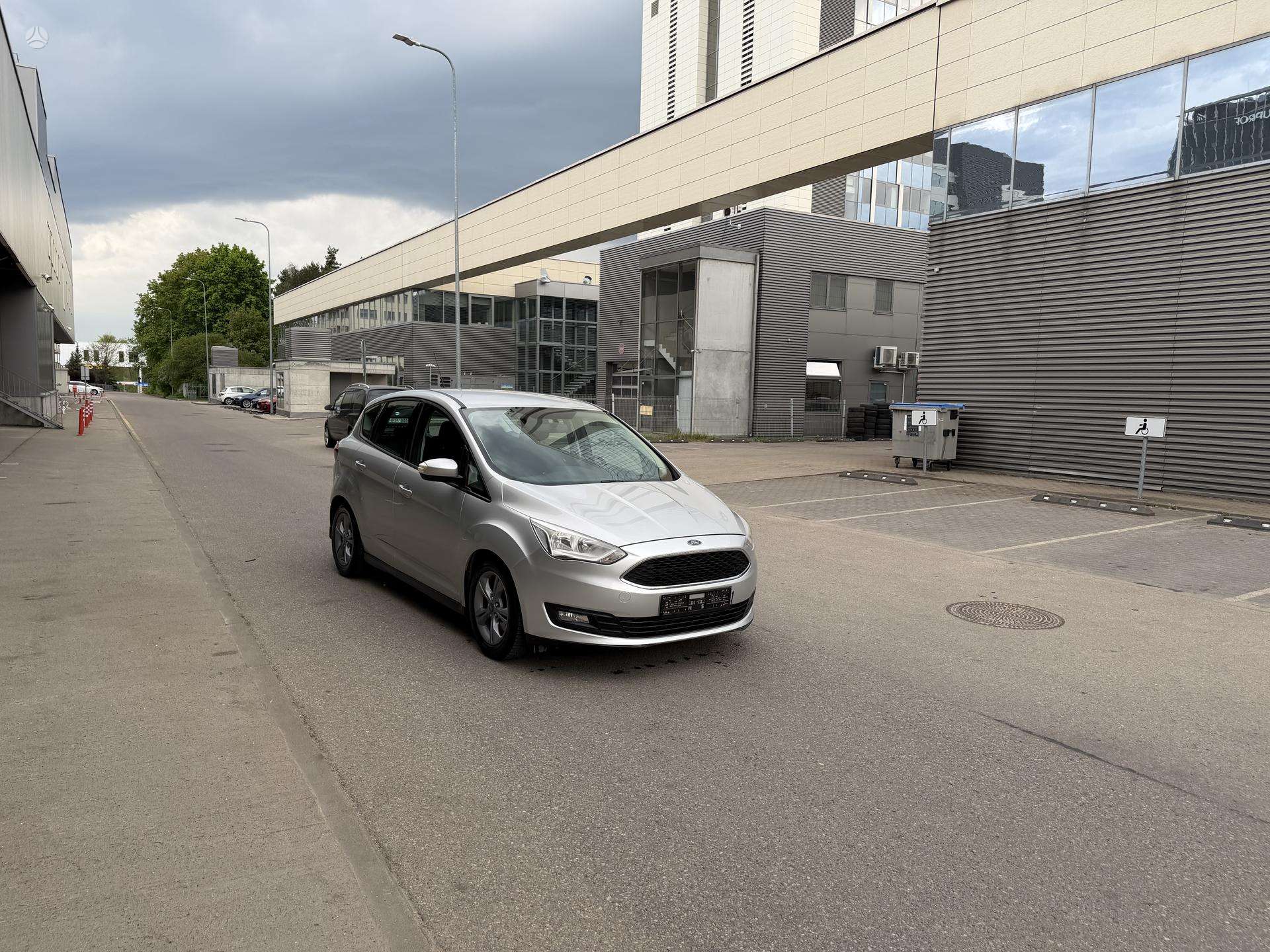 Ford C-MAX.