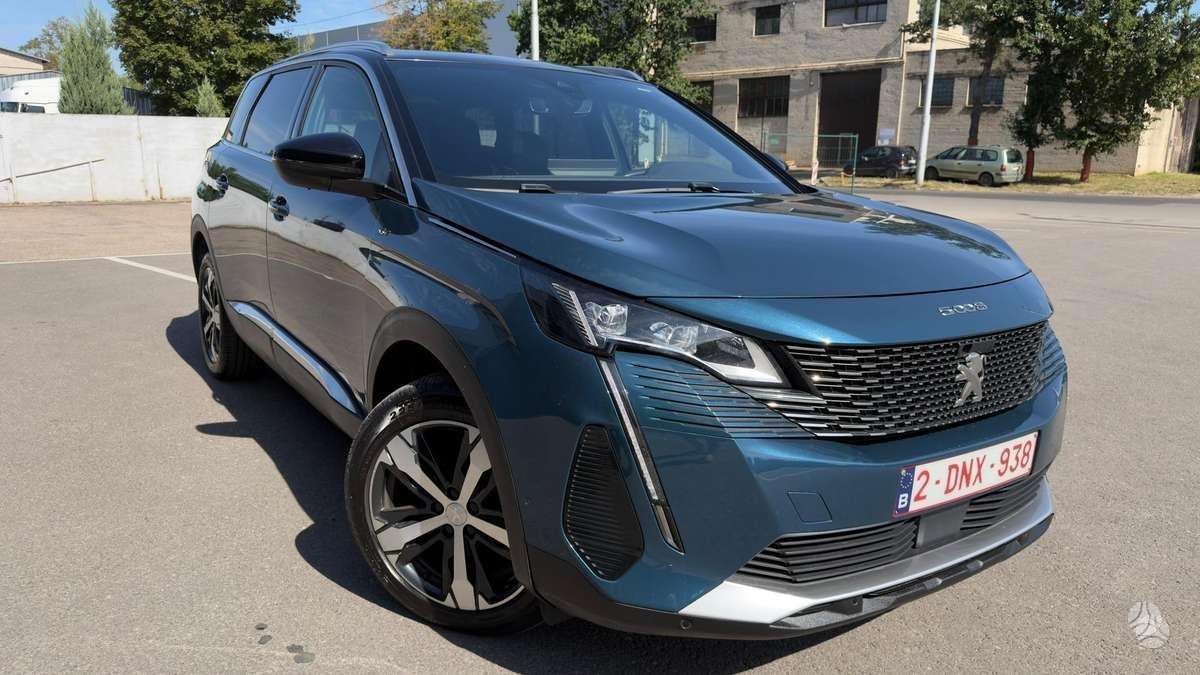 Peugeot 5008.