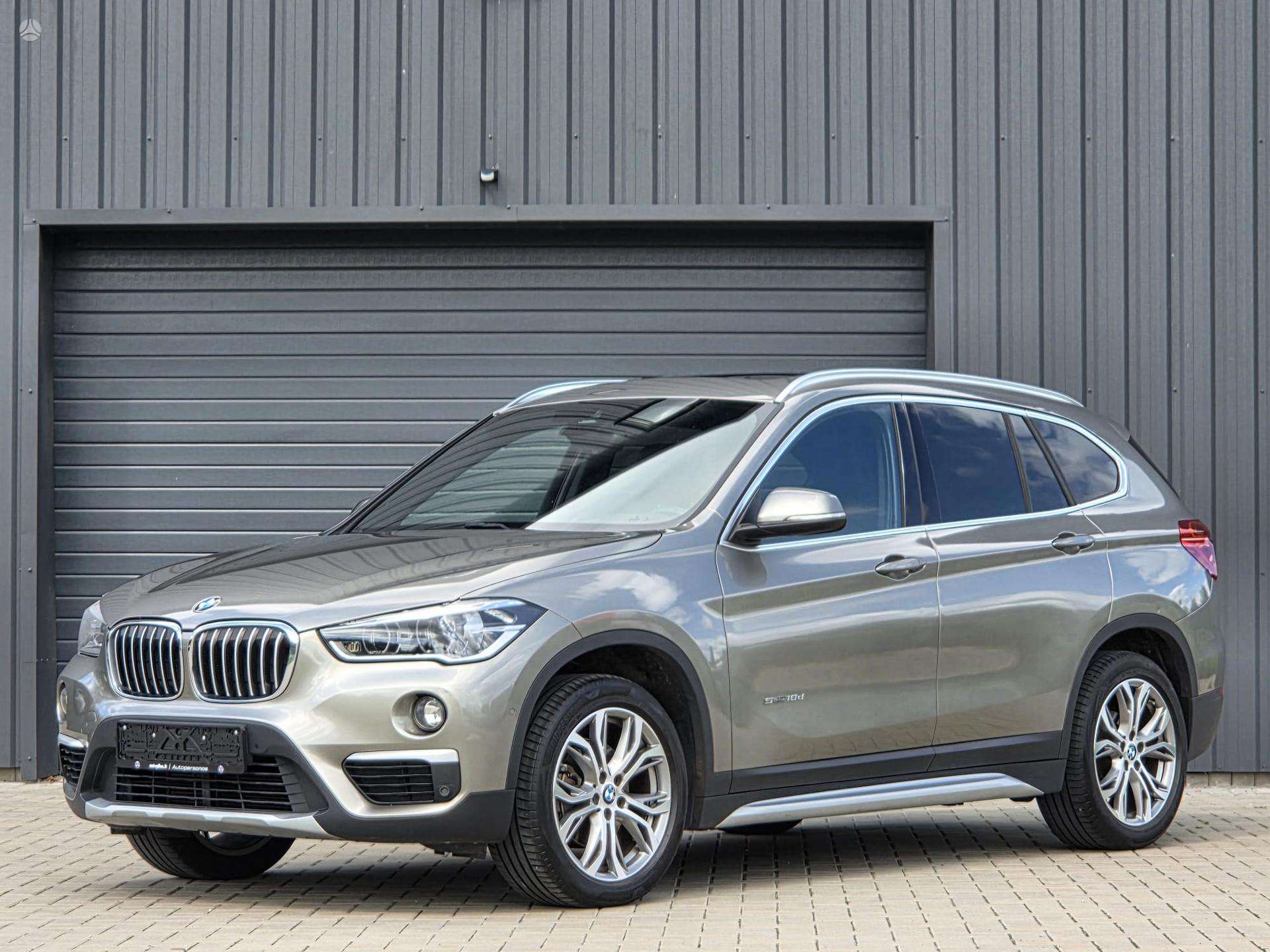 BMW X1.