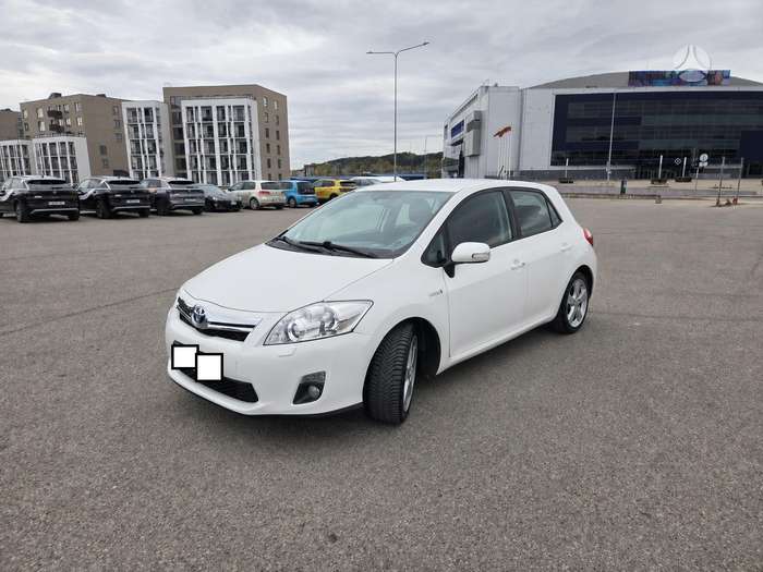 Toyota Auris.