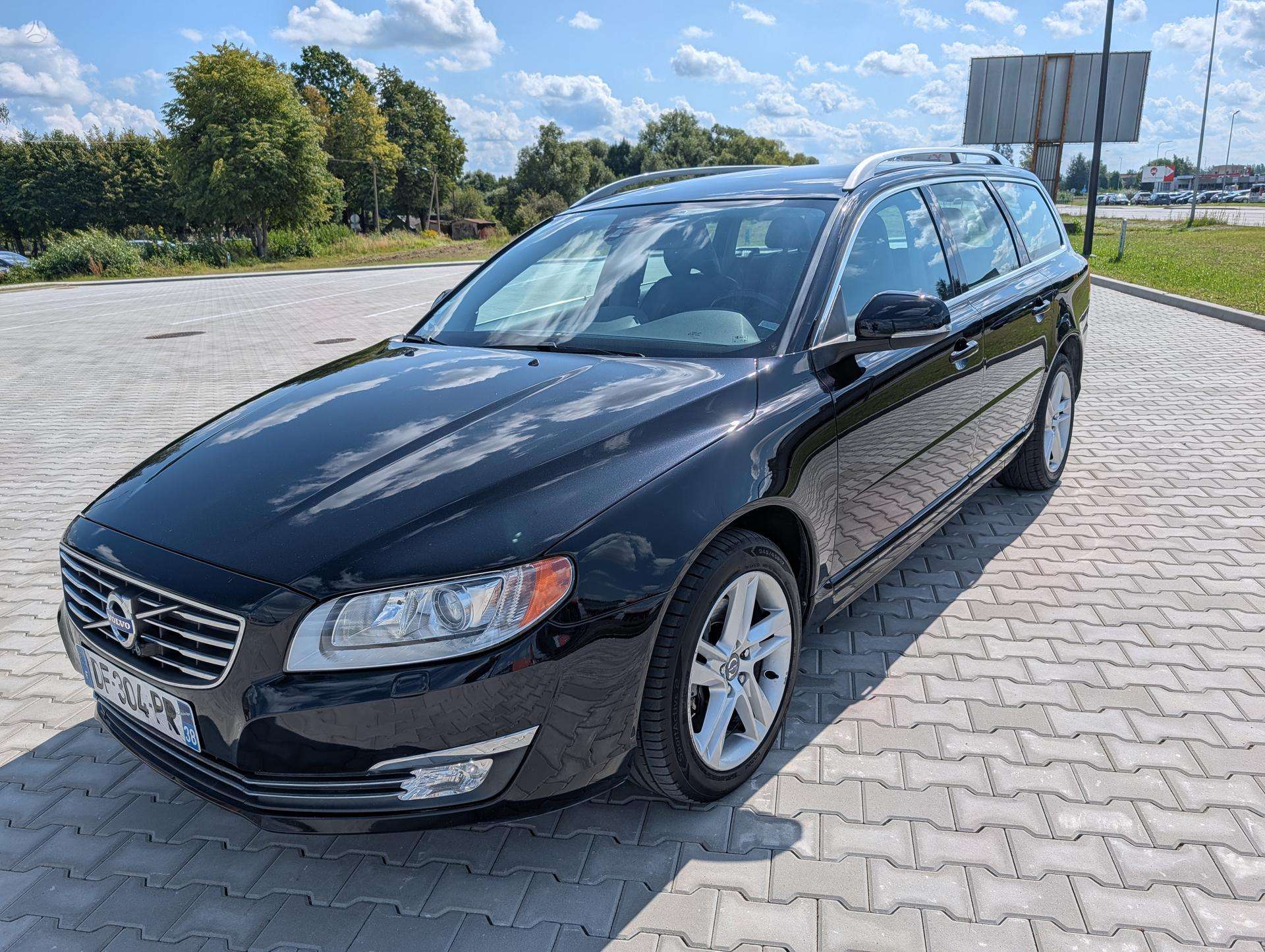 Volvo V70.