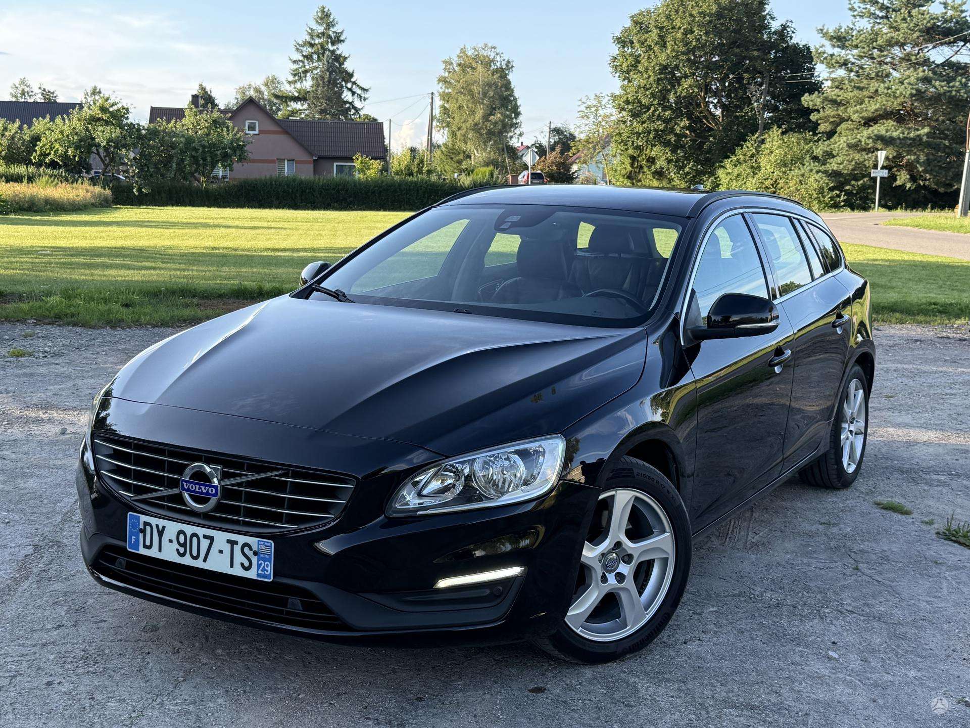 Volvo V60.