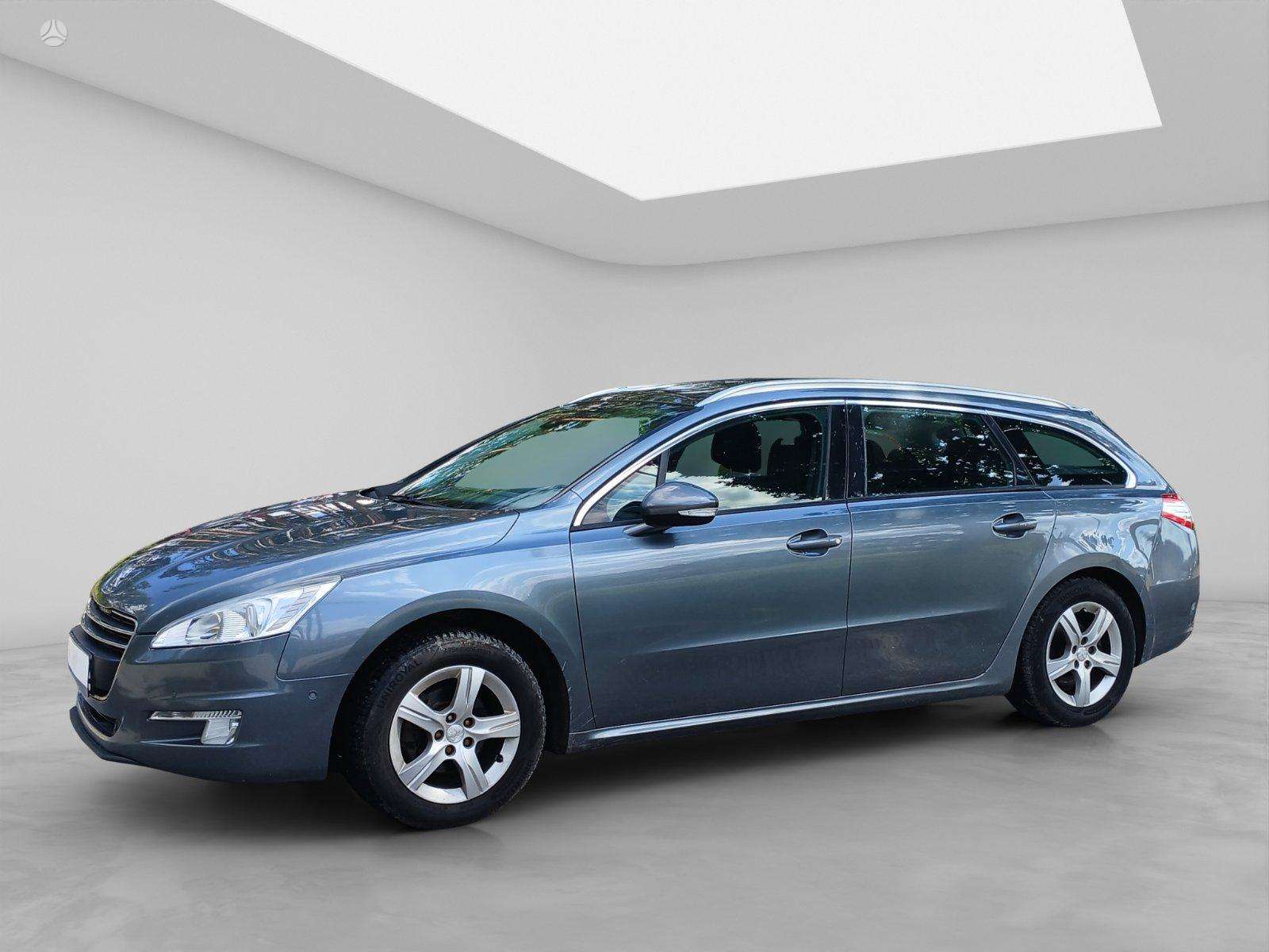 Peugeot 5008.