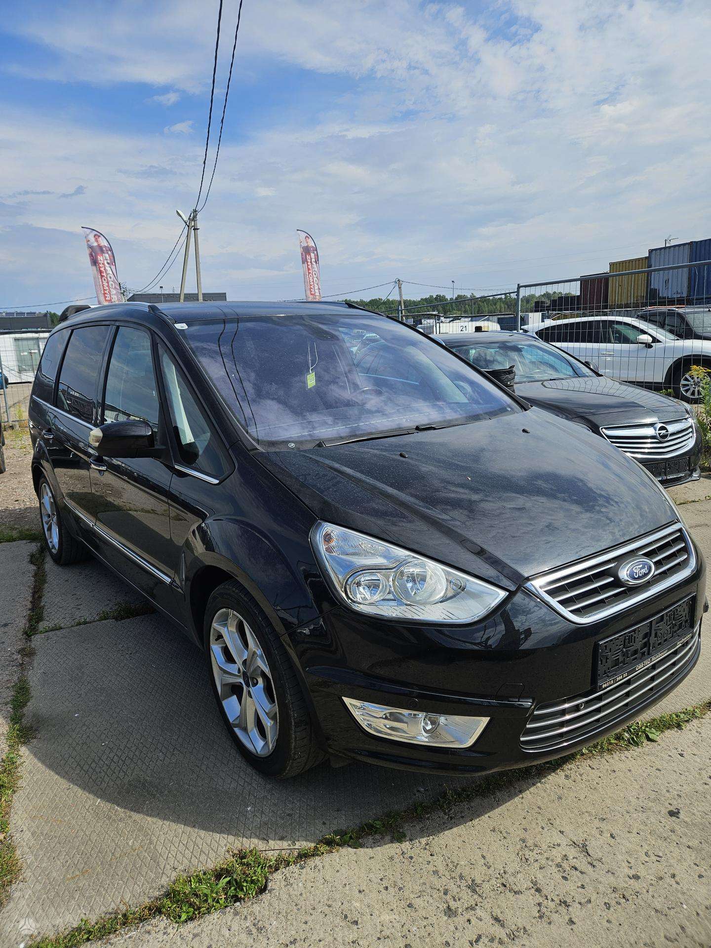 Ford Galaxy.