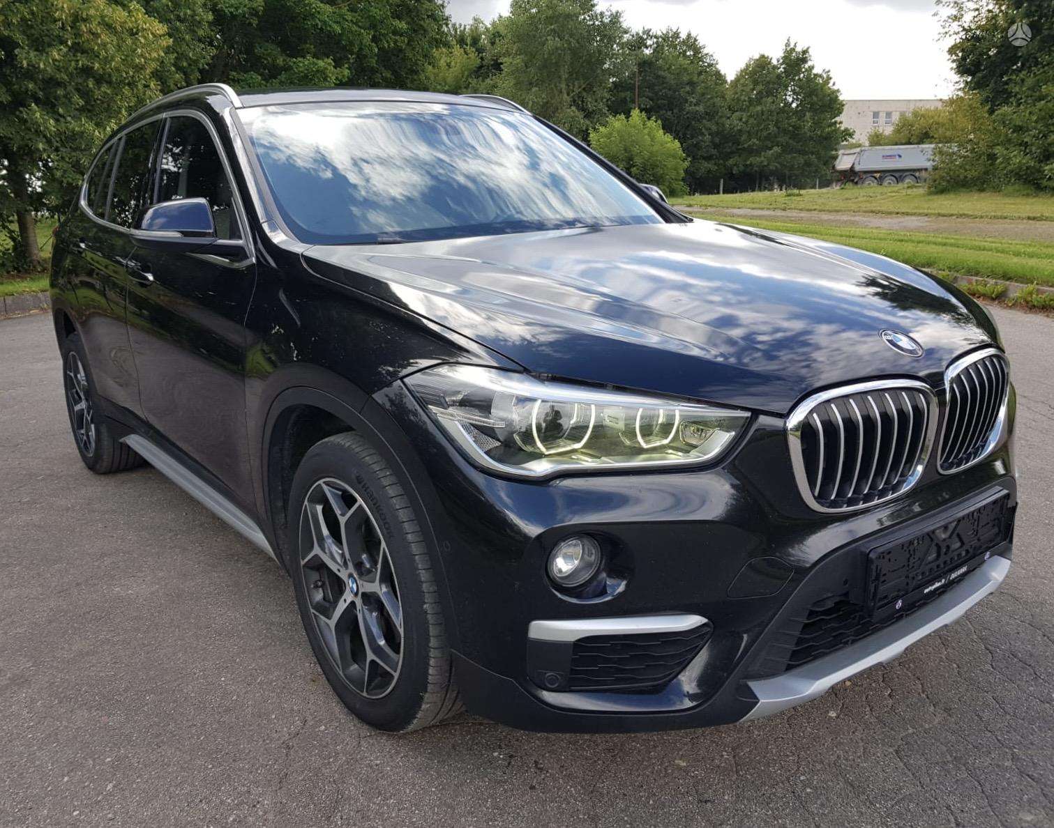 BMW X1.