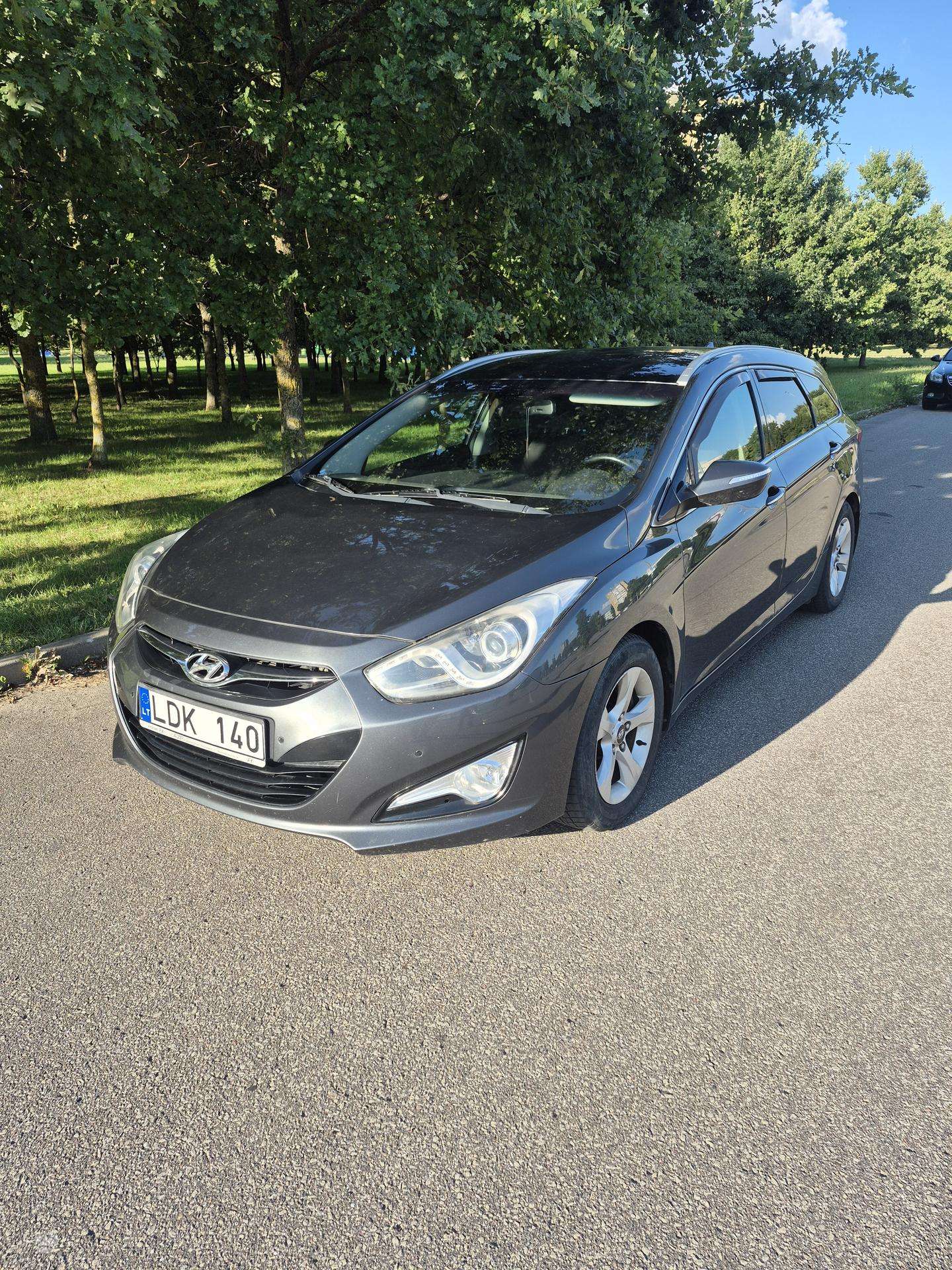 Hyundai i40.