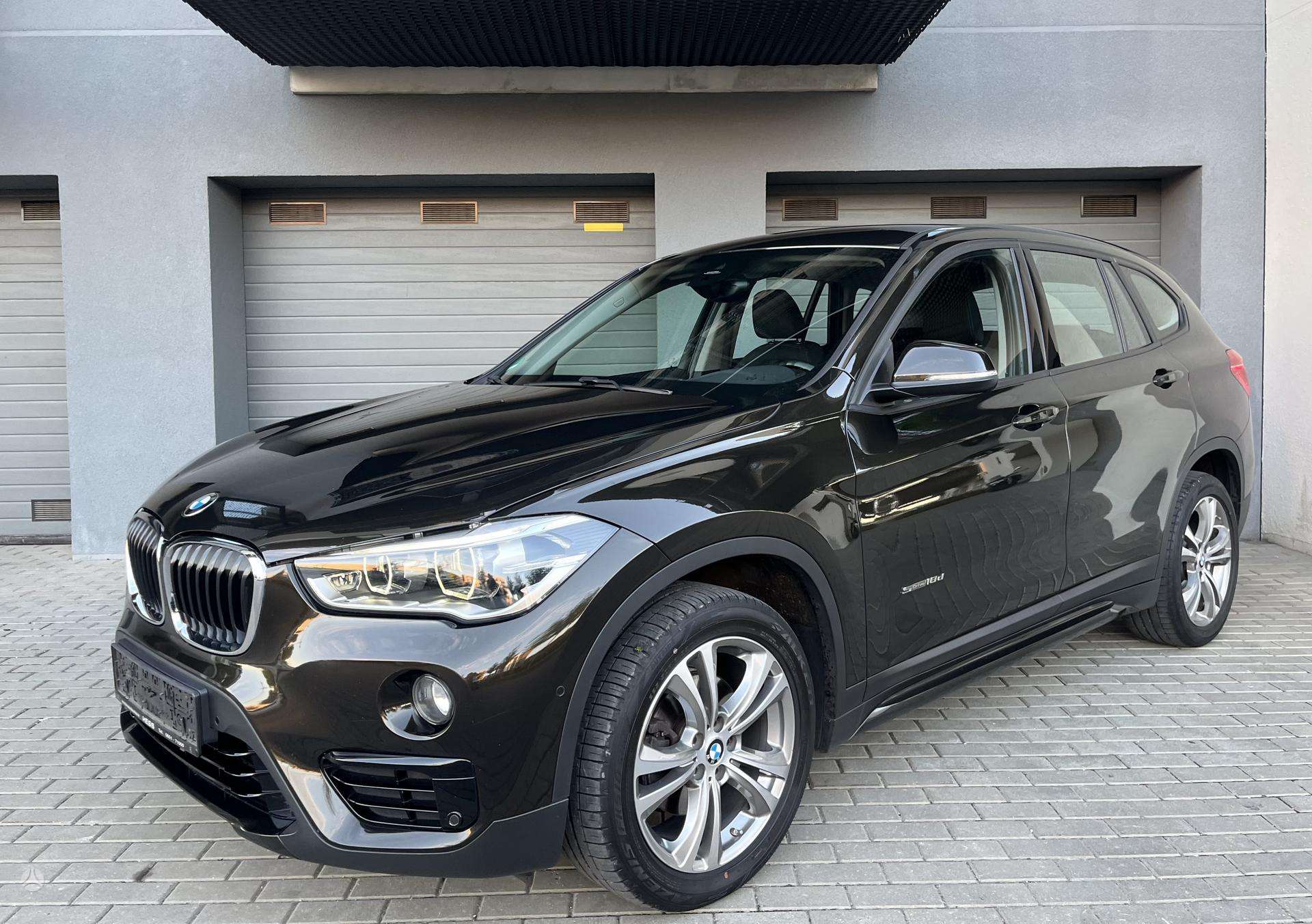 BMW X1.