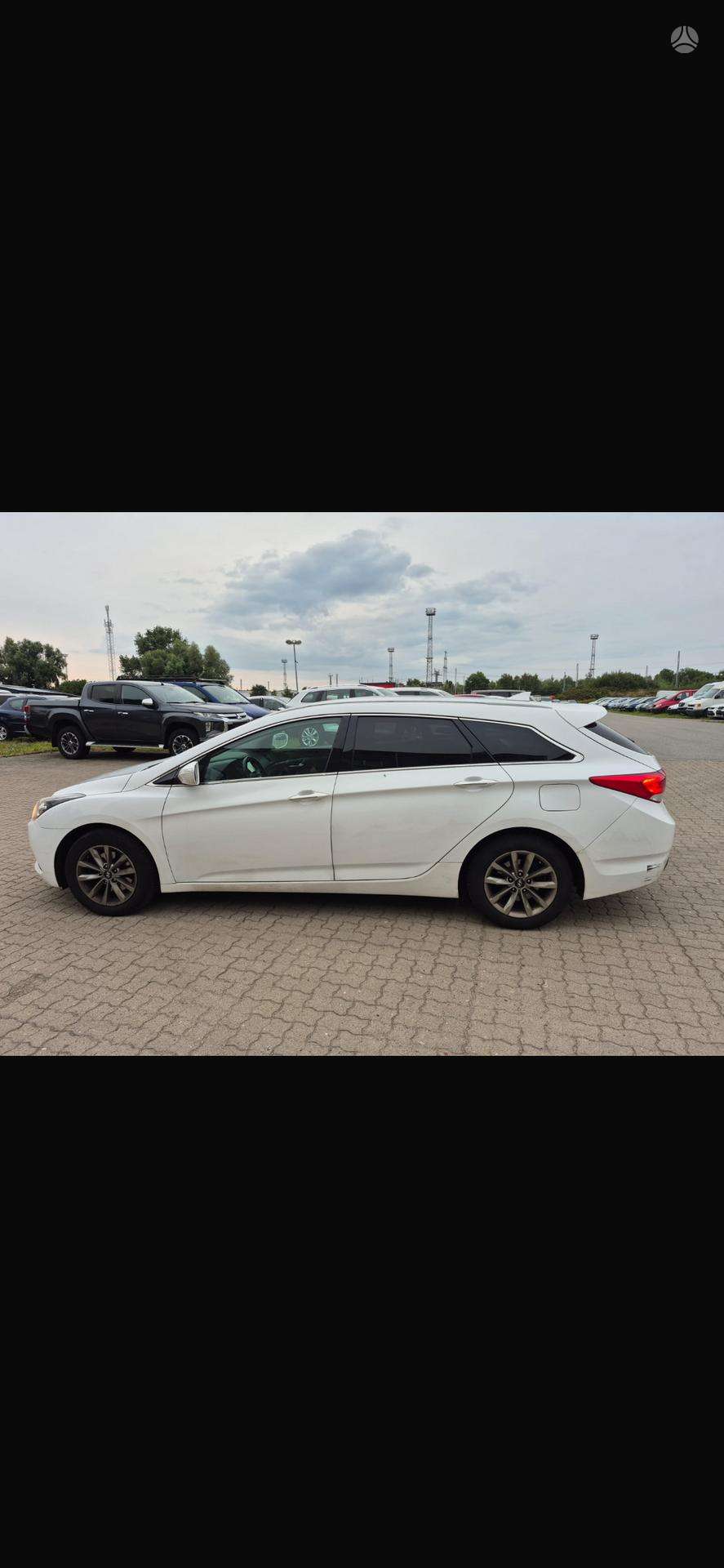 Hyundai i40.