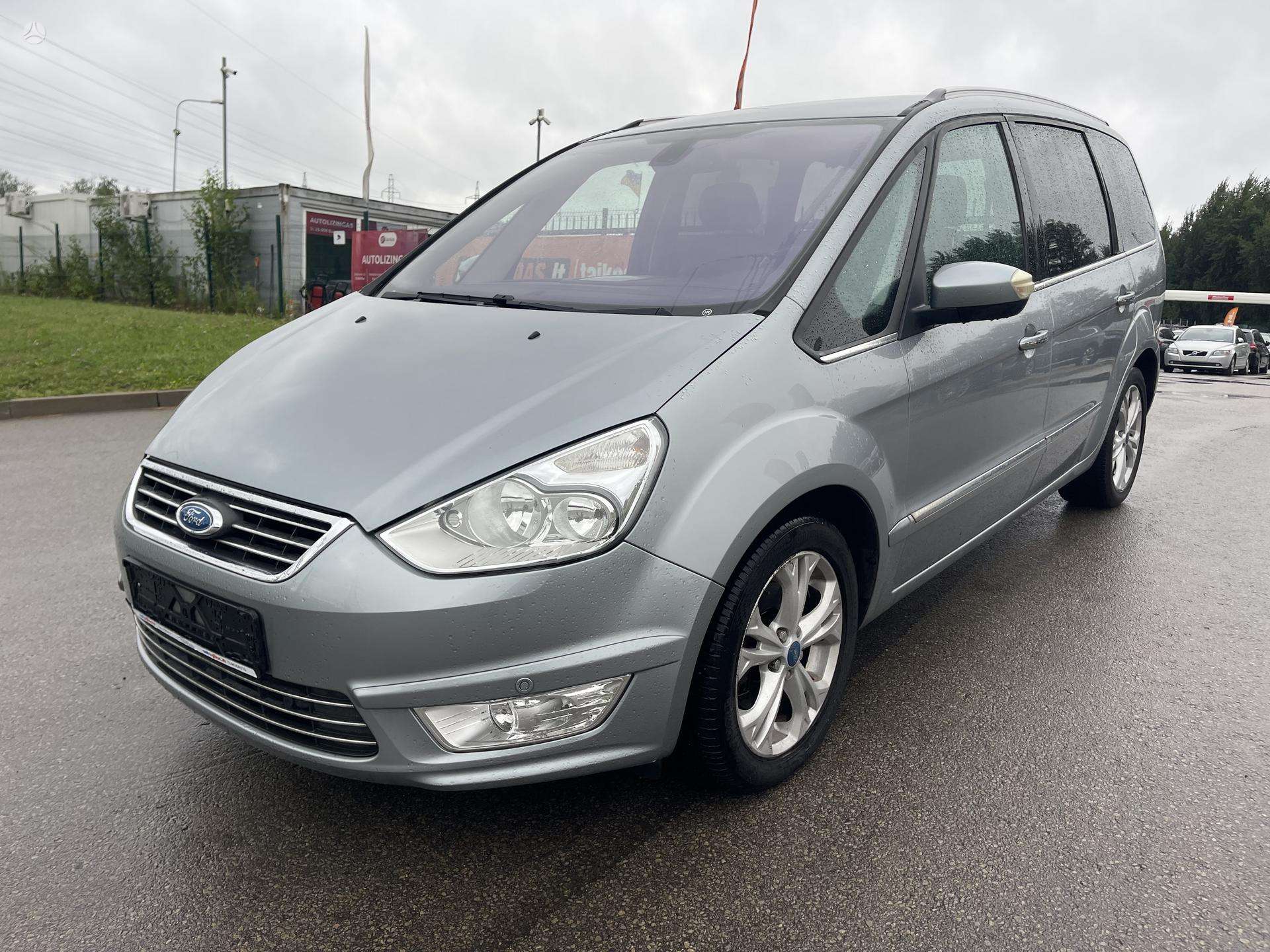 Ford Galaxy.