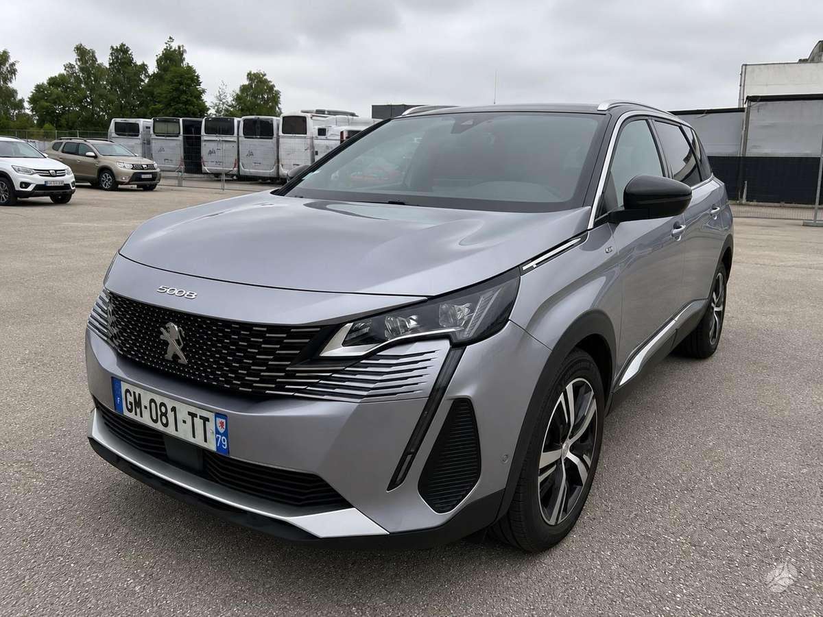 Peugeot 5008.