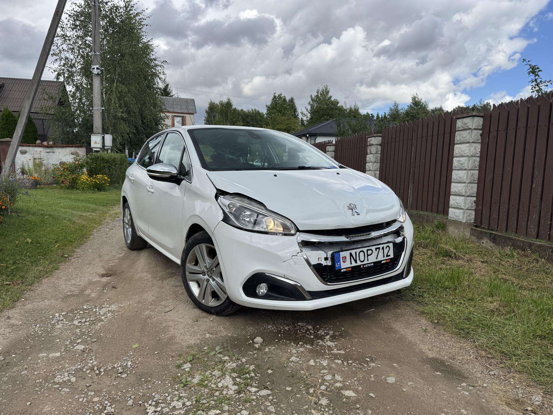 Peugeot 208