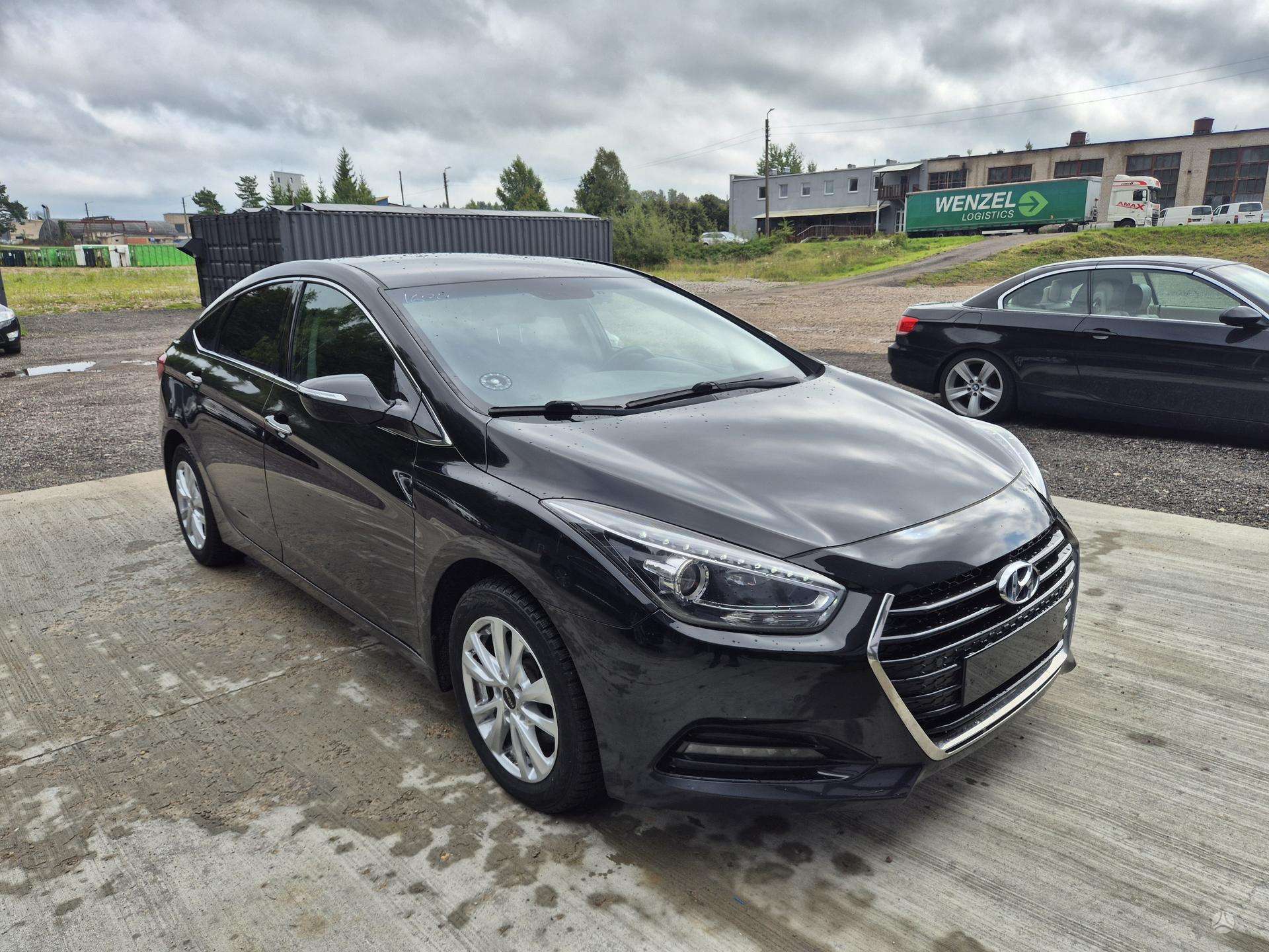 Hyundai i40.