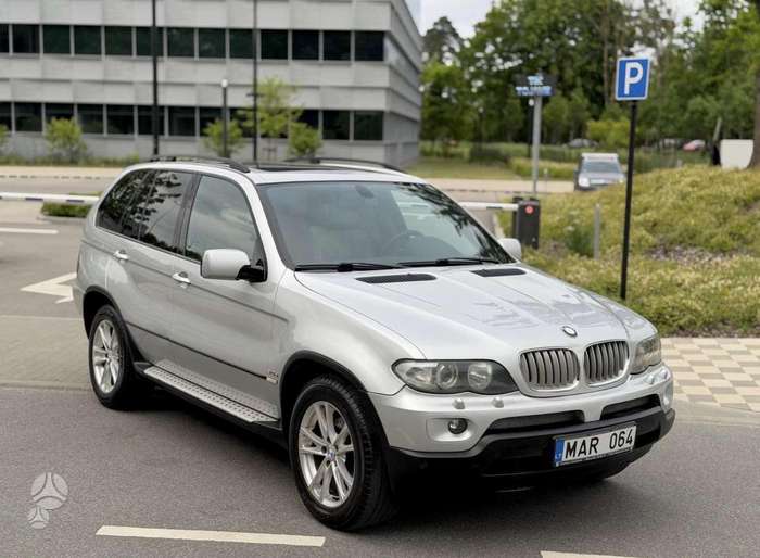 BMW X5.