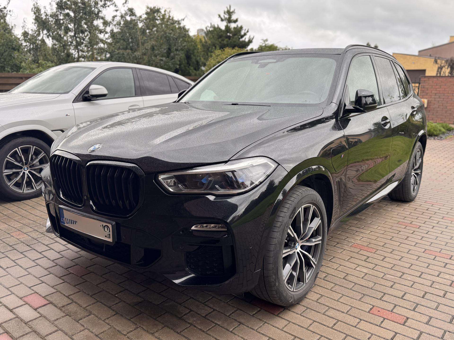BMW X5.