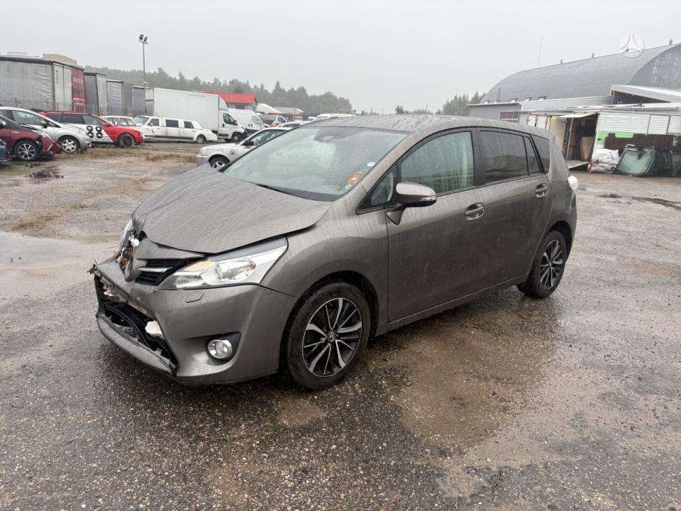 Toyota Verso.