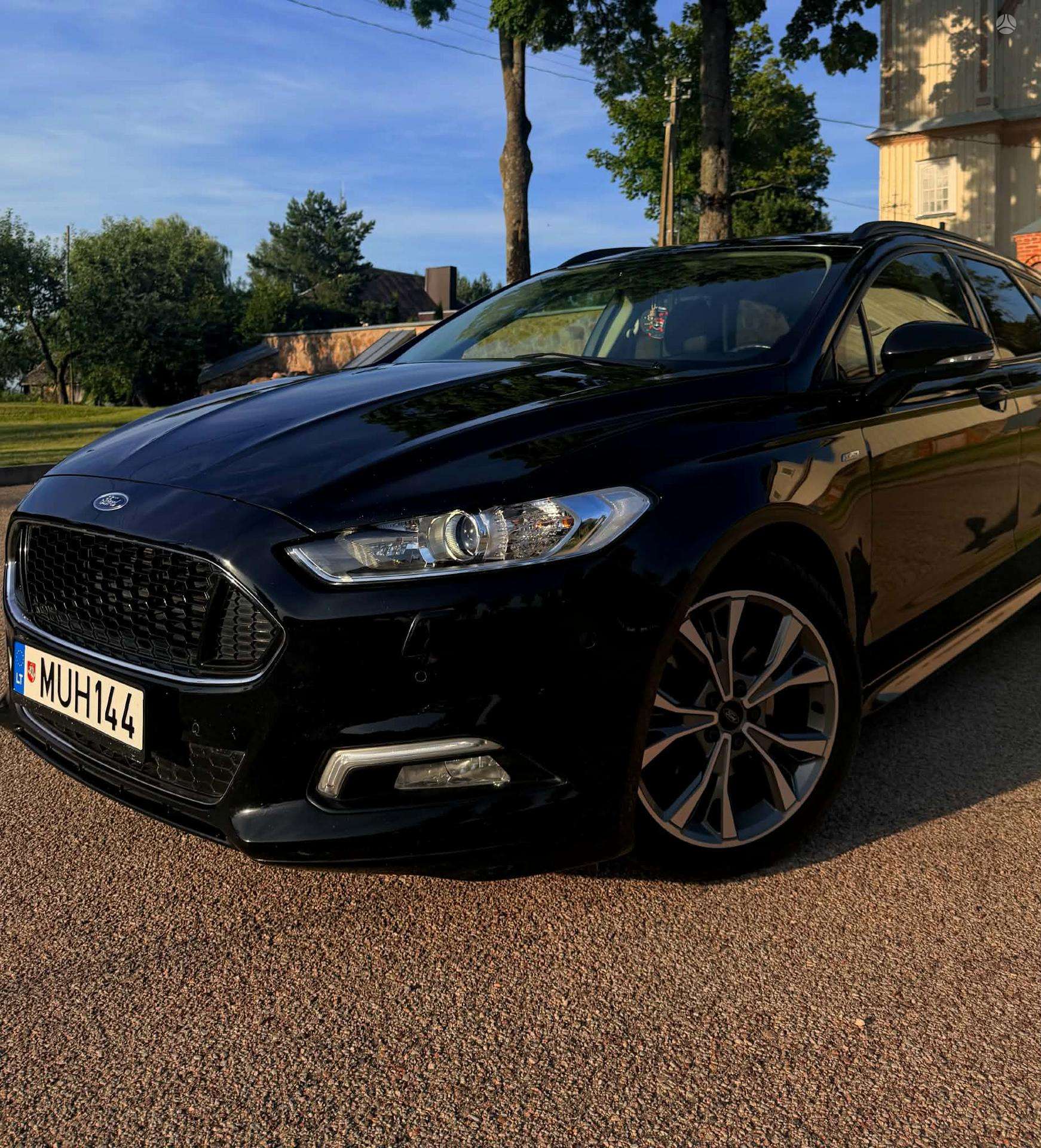 Ford Mondeo.