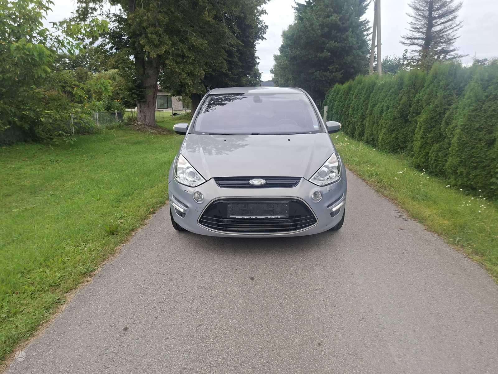 Ford S-MAX.