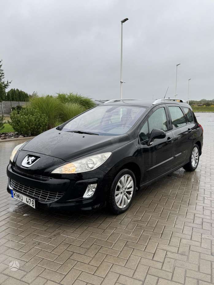 Peugeot 308.