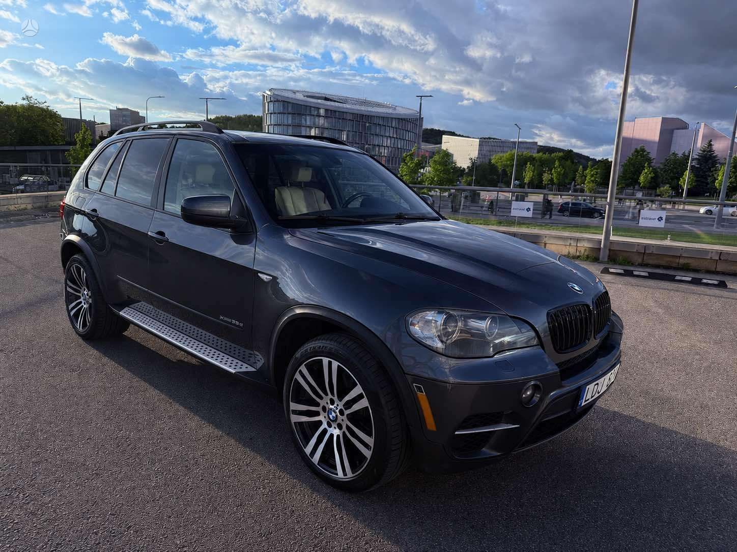 BMW X5.
