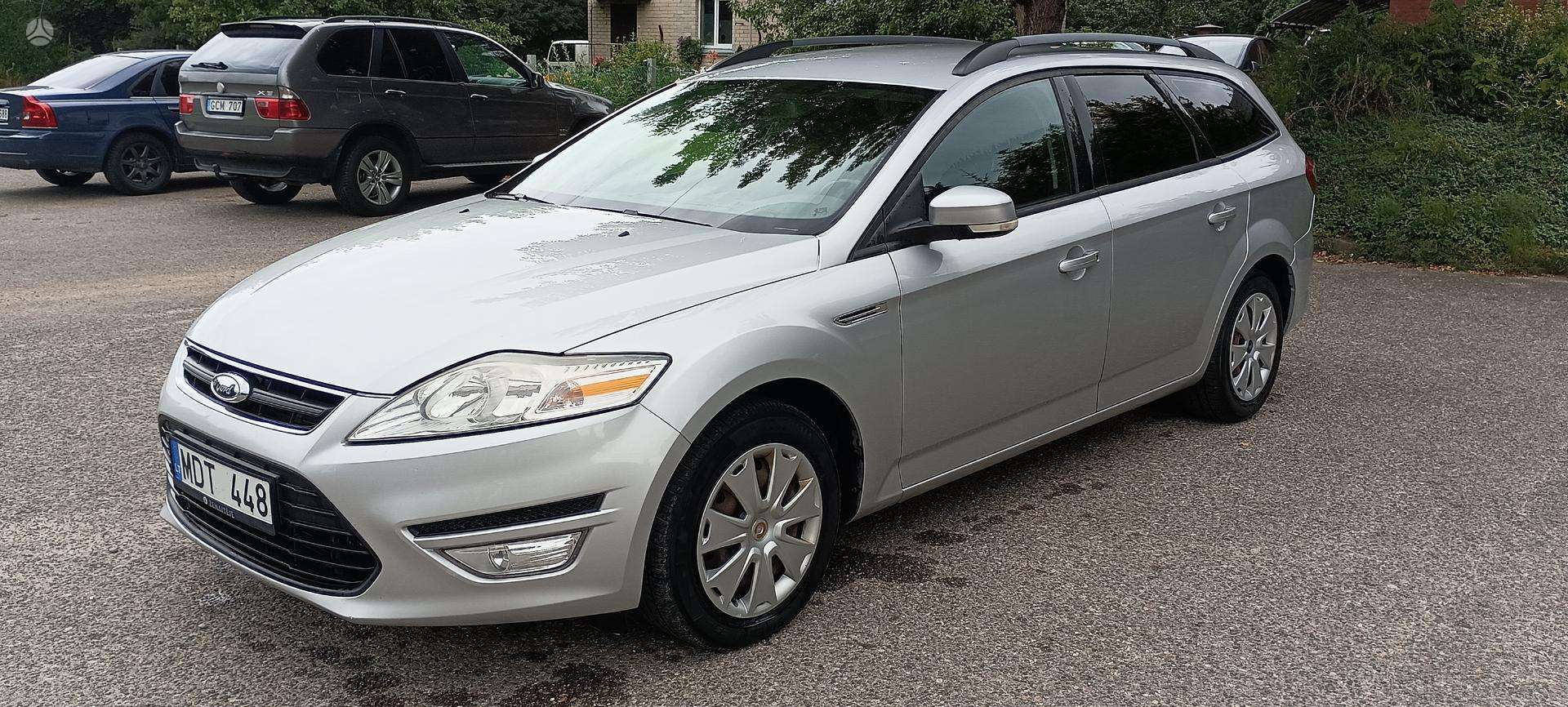 Ford Mondeo.