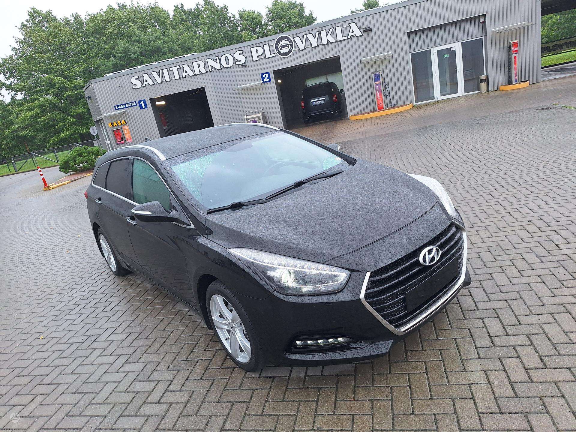 Hyundai i40.