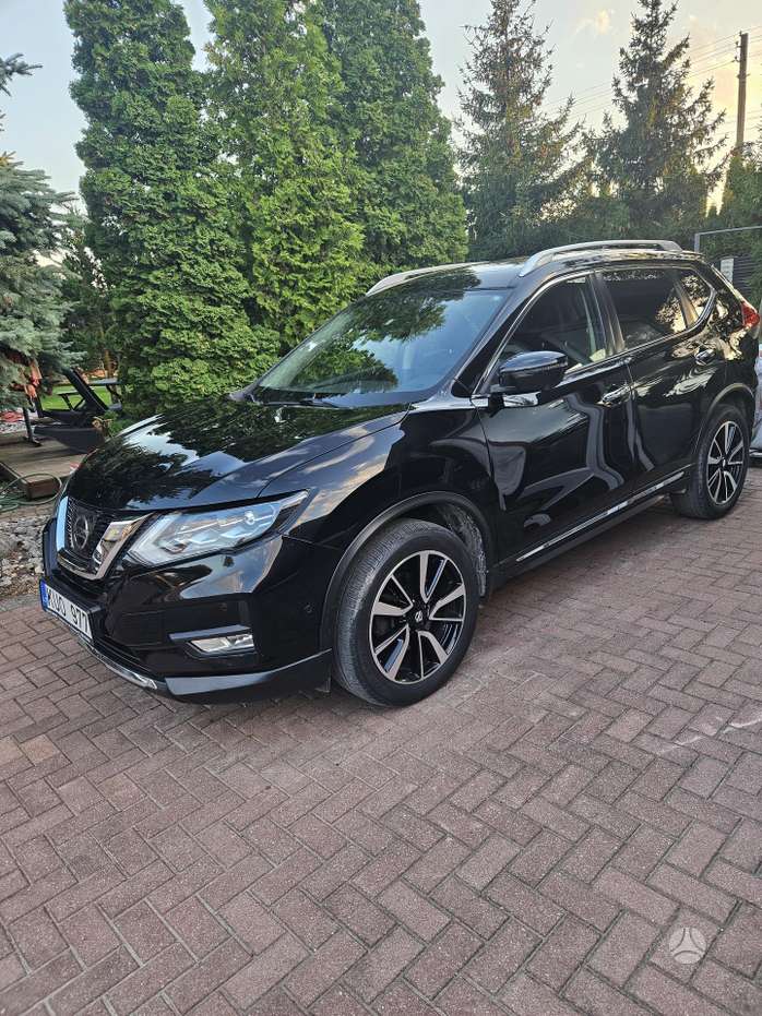 Nissan X-Trail.