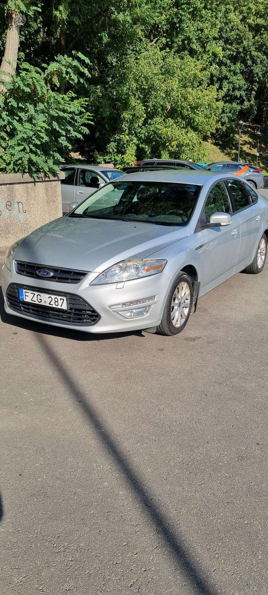 Ford Mondeo.