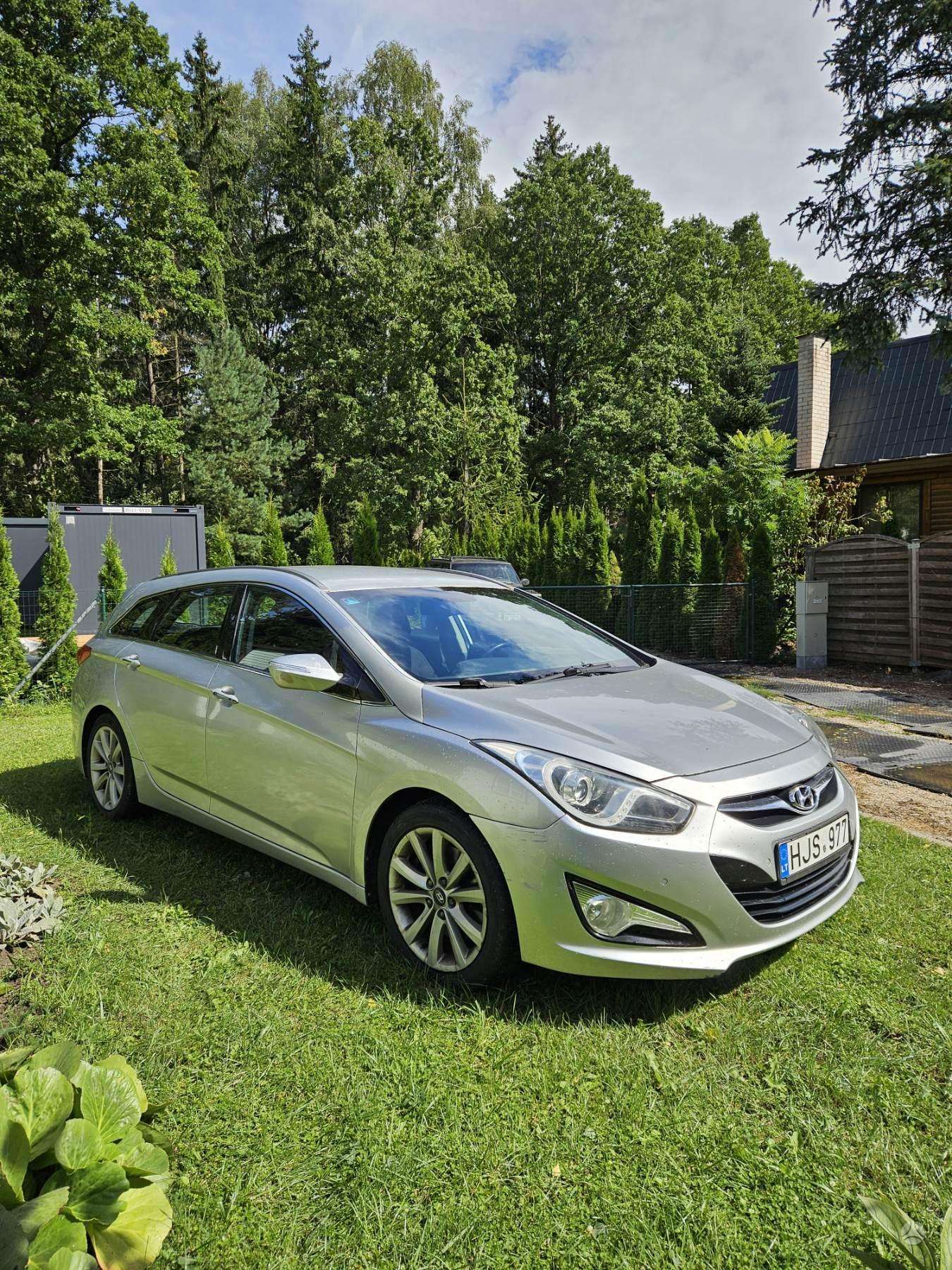 Hyundai i40.