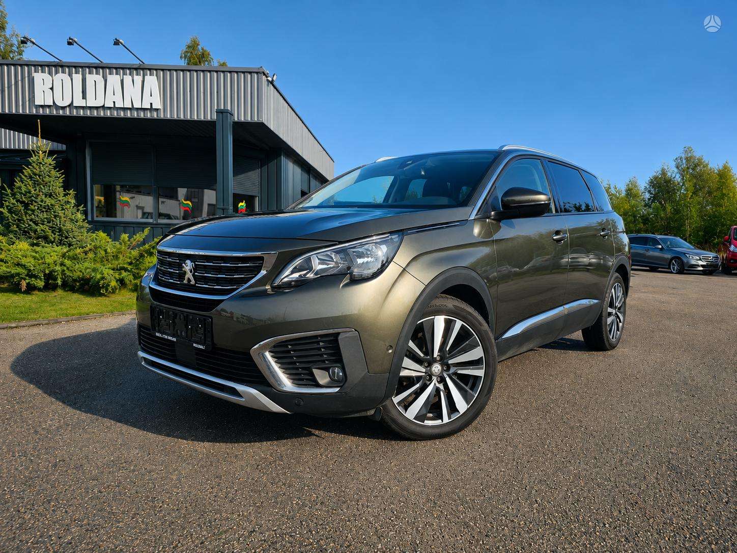 Peugeot 5008.