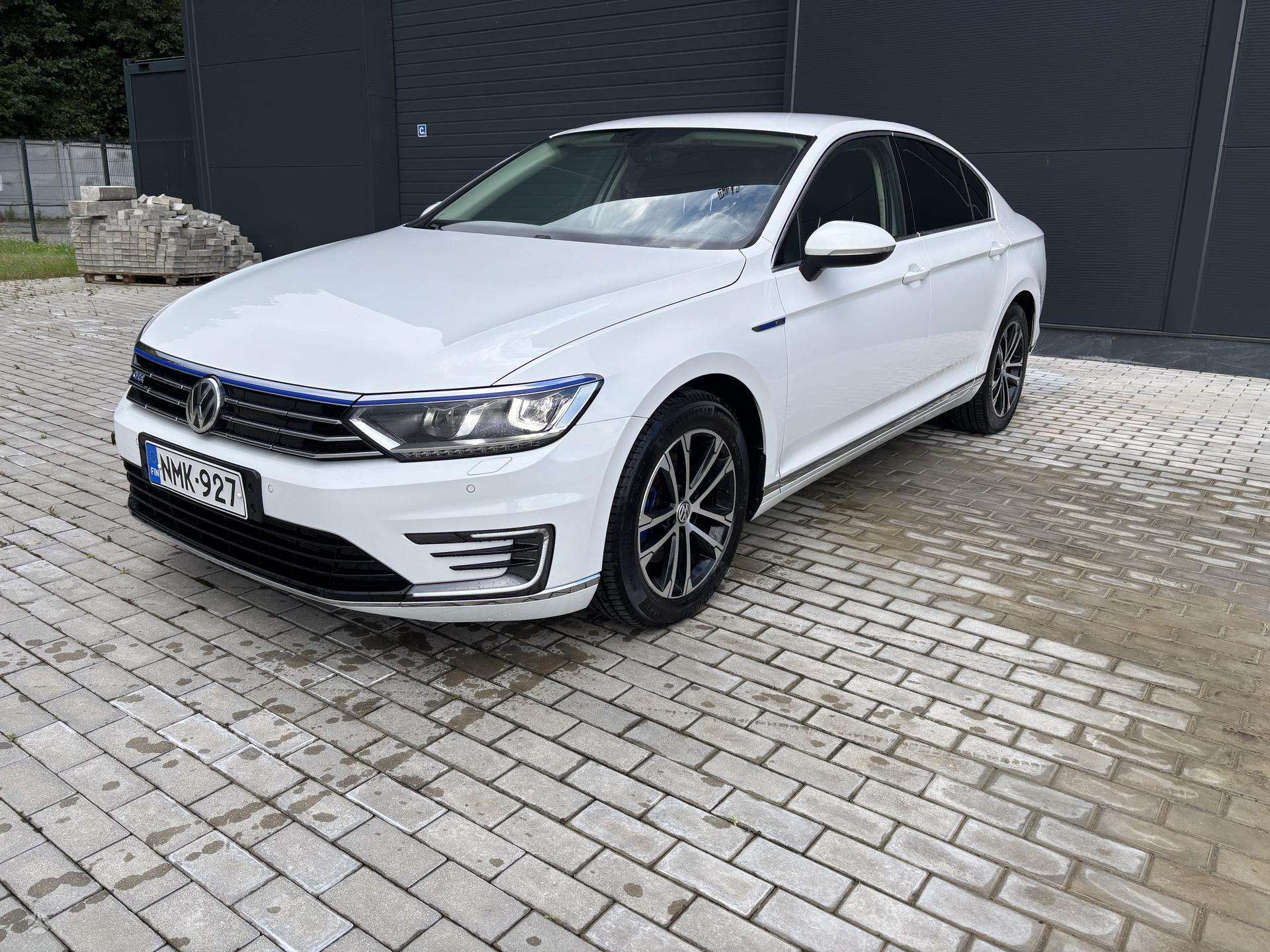 Volkswagen Passat.