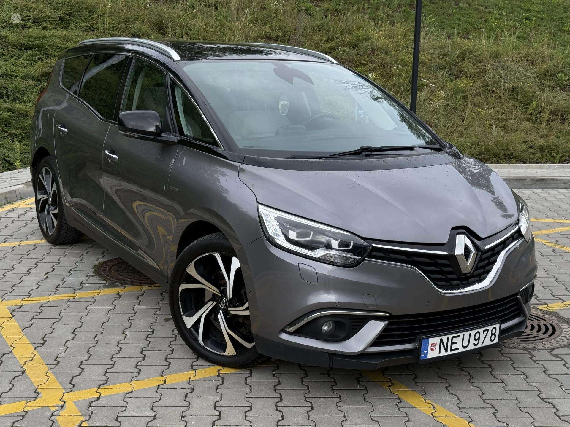 Renault Scenic.