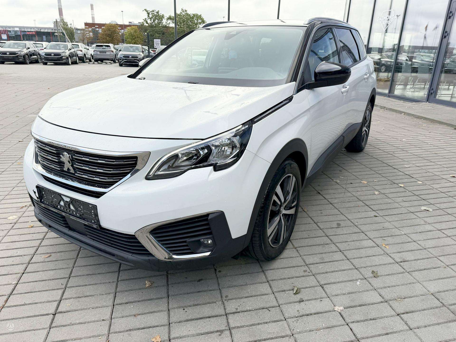 Peugeot 5008.