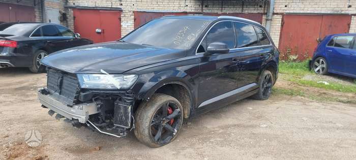 Audi Q7.