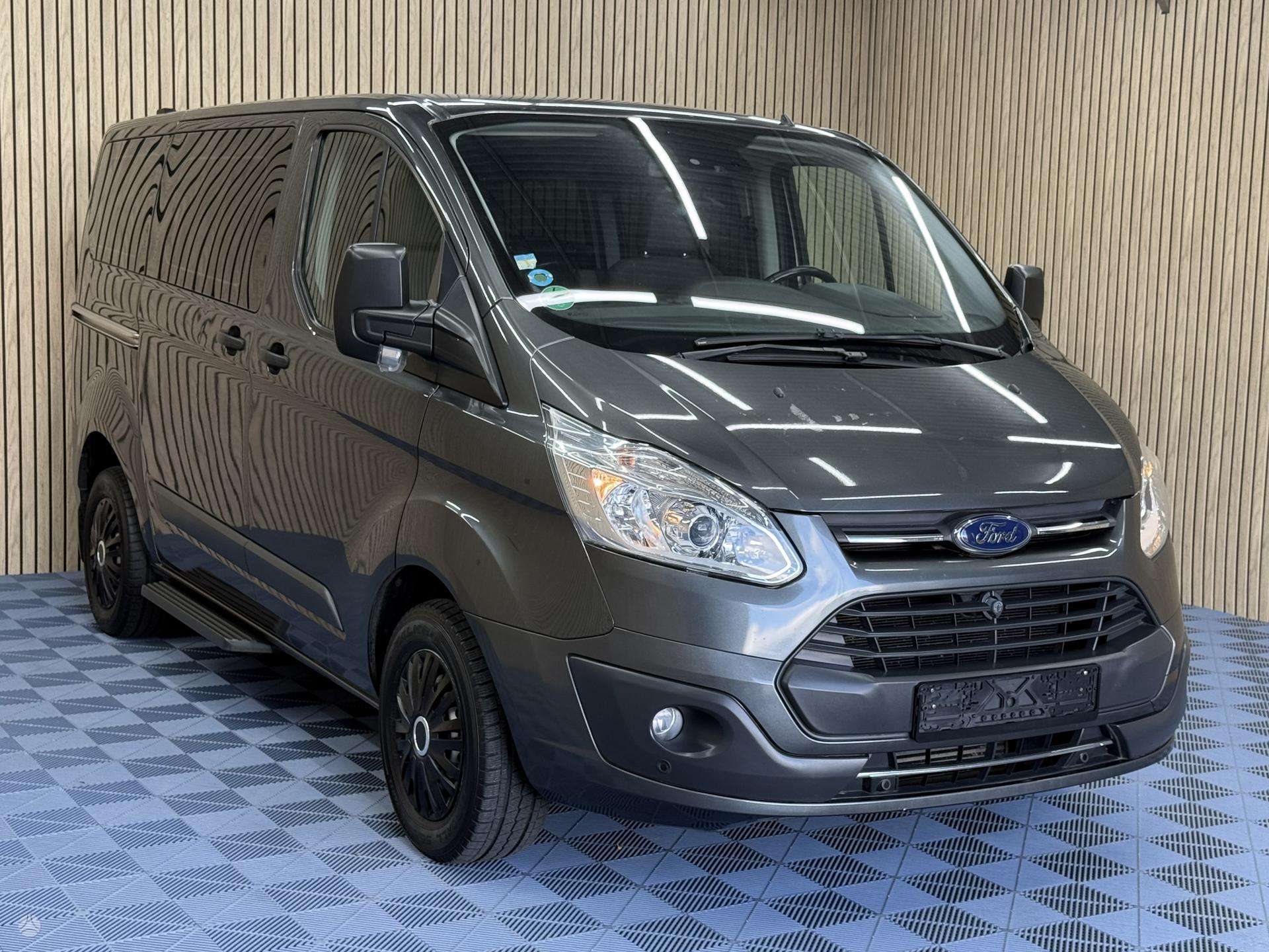 Ford Transit Custom.