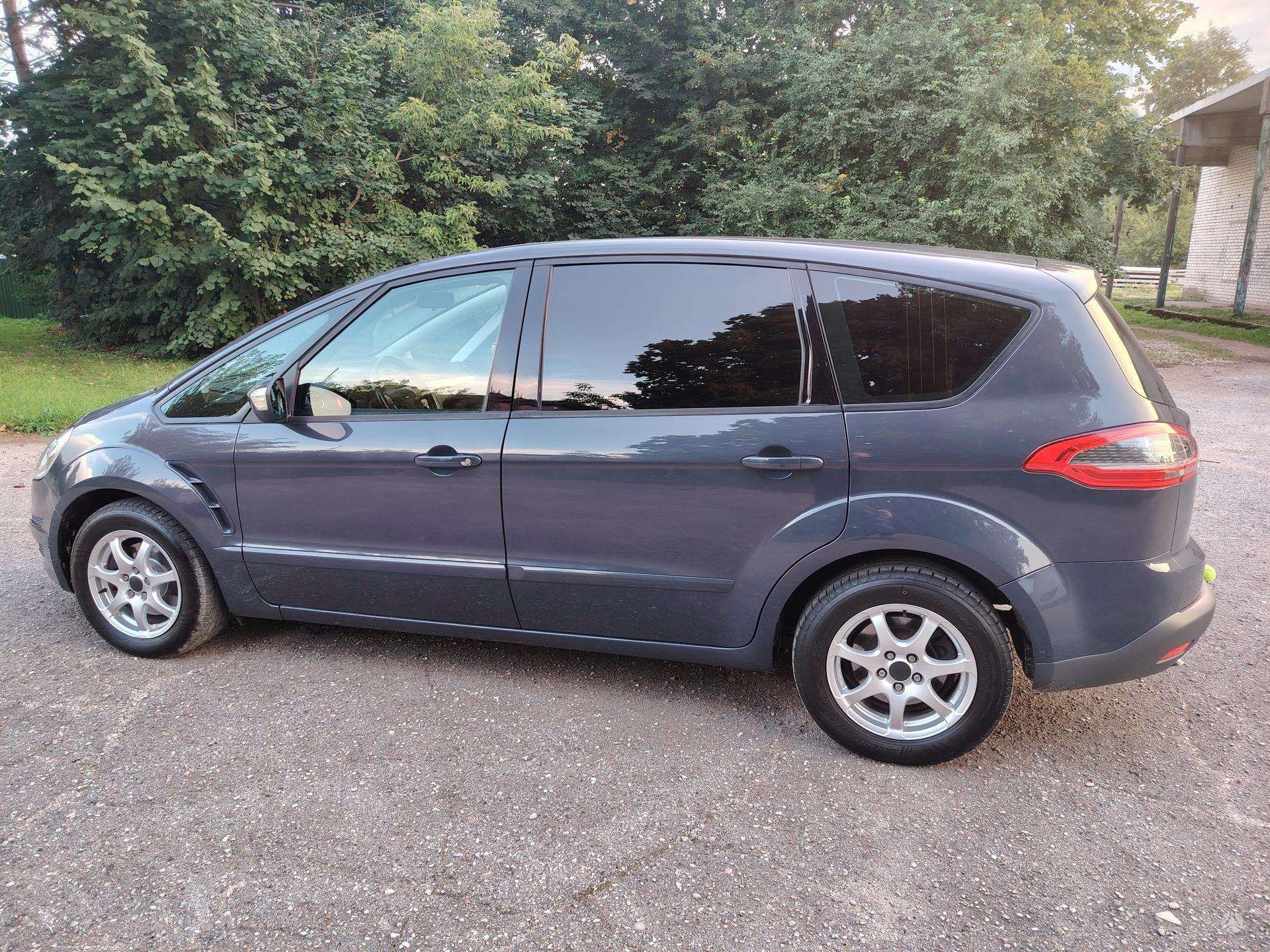 Ford S-MAX.