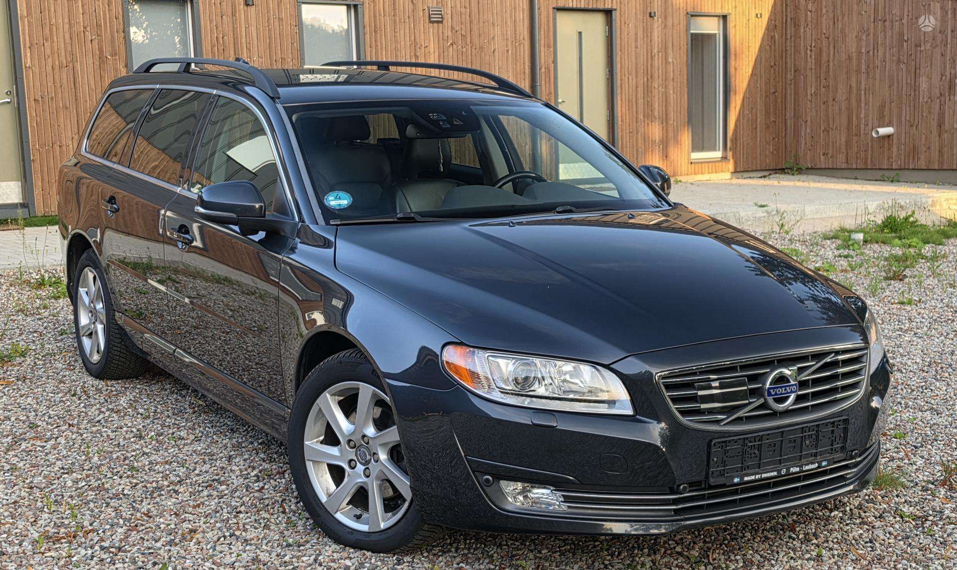 Volvo V70.