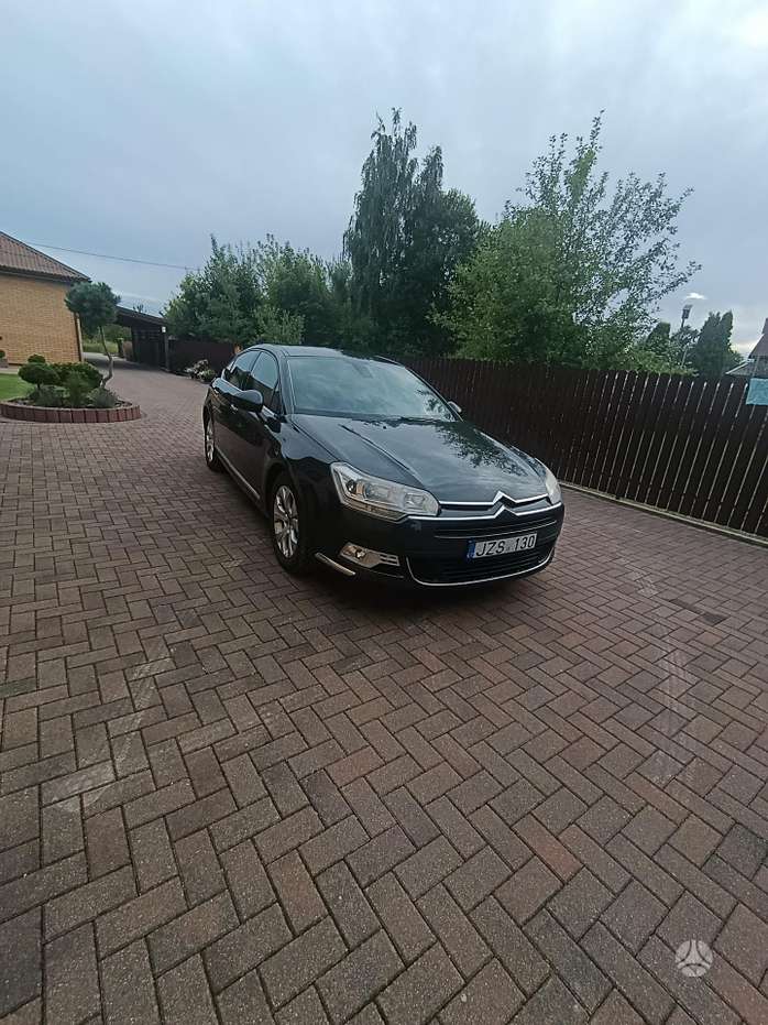Citroen C5.