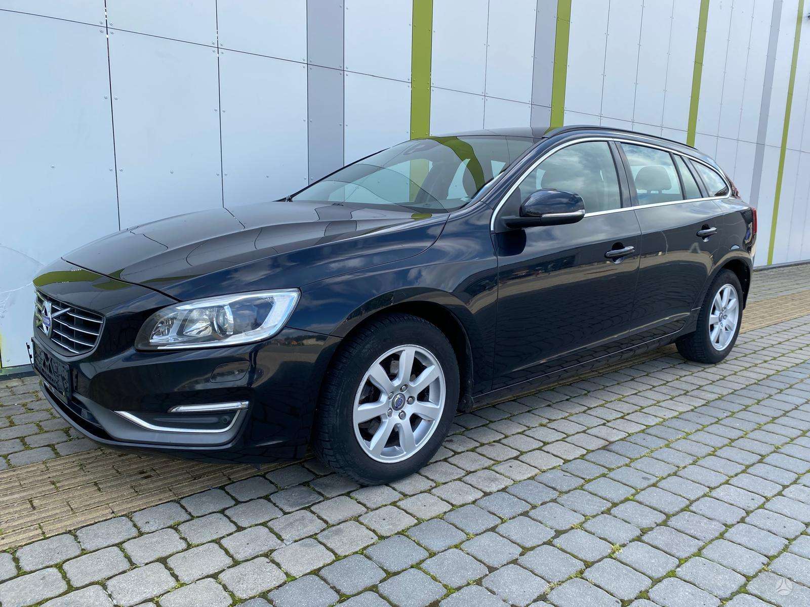 Volvo V60.