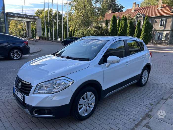 Suzuki SX4 S-Cross.