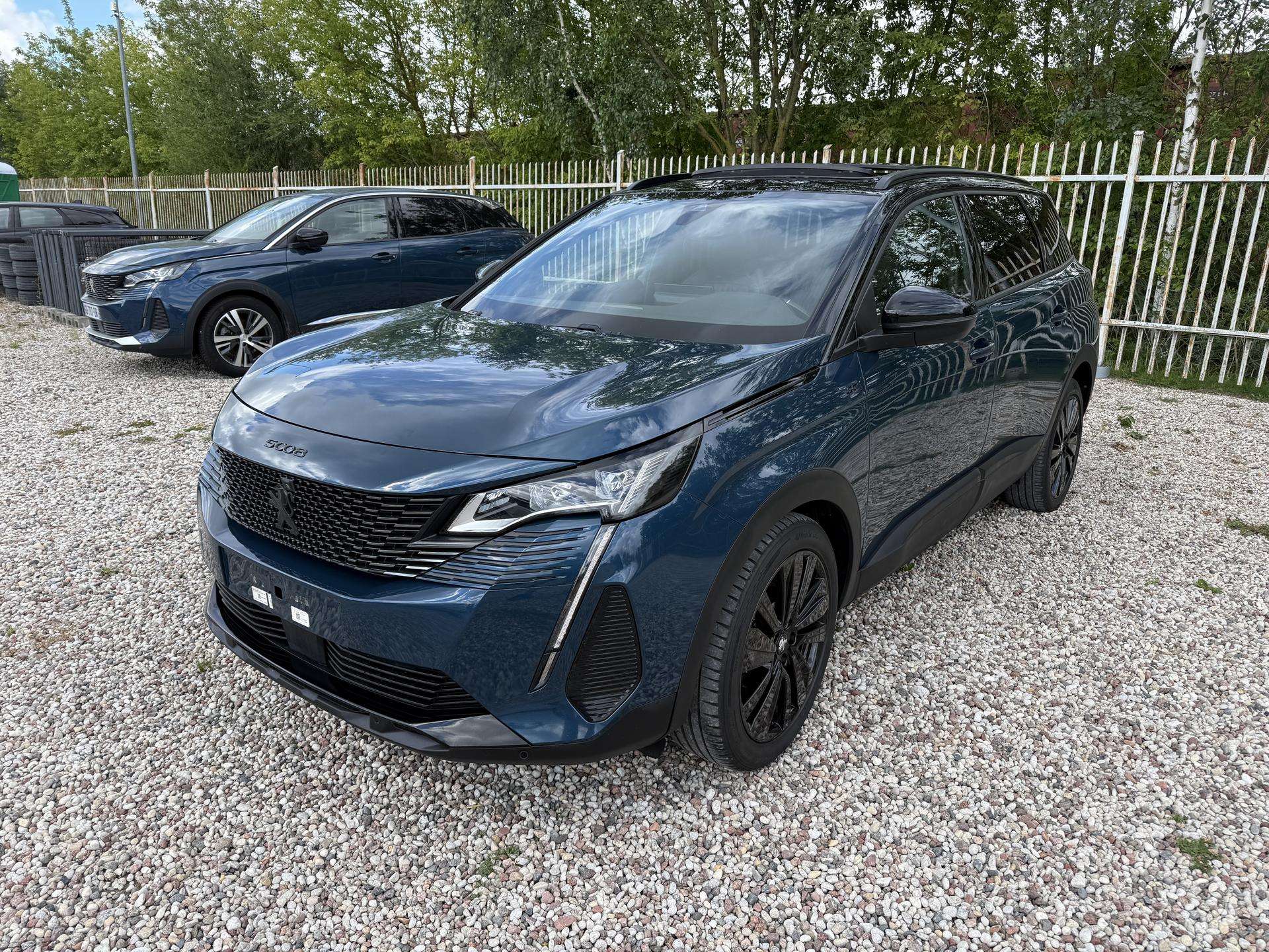 Peugeot 5008.