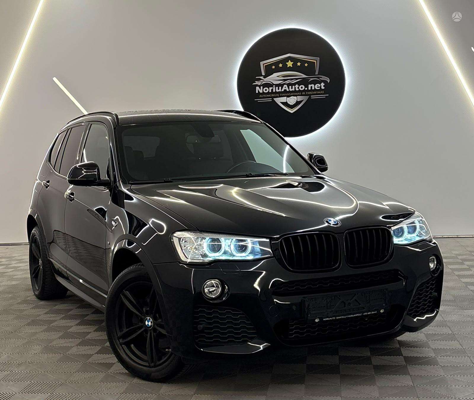 BMW X3.