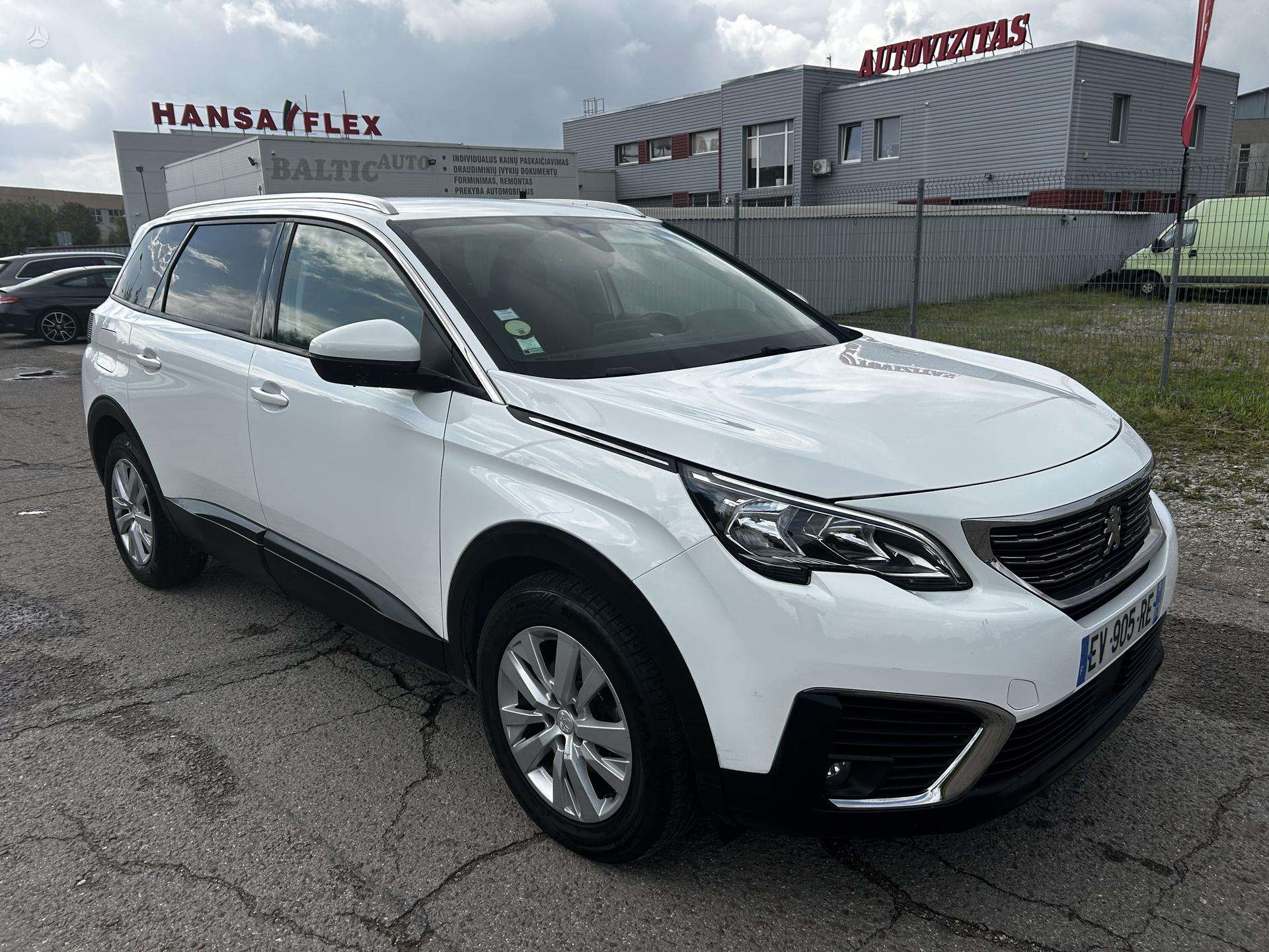 Peugeot 5008.