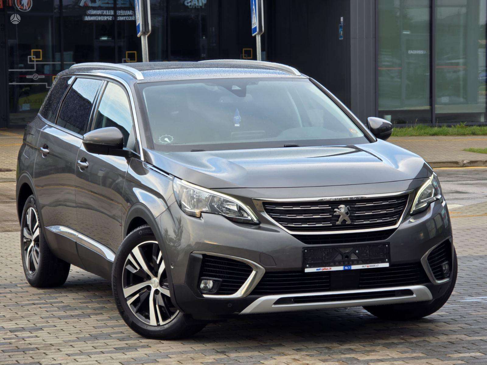 Peugeot 5008.
